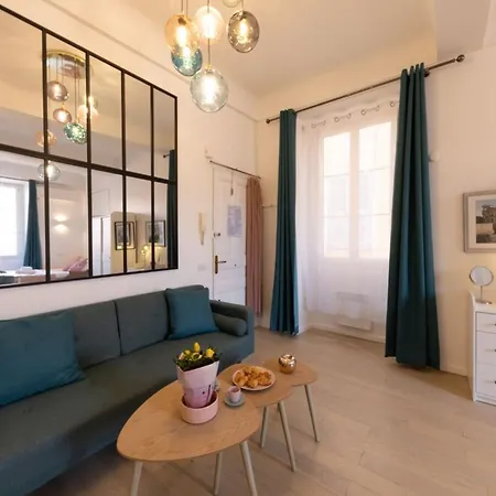 Apartment 06a3 - Lovely In The Heart Of Old