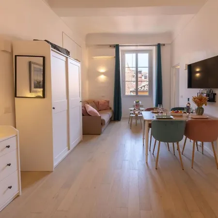 Apartment 06a3 - Lovely In The Heart Of Old *