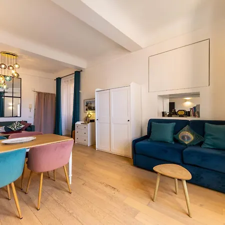 06a3 - Lovely In The Heart Of Old Apartamento