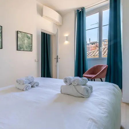 06a3 - Lovely In The Heart Of Old Apartamento