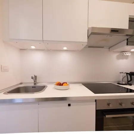 06a3 - Lovely In The Heart Of Old Apartamento